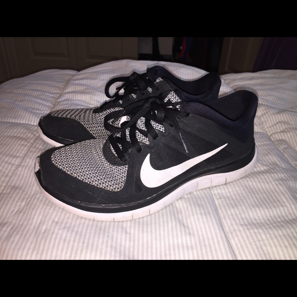 Nike Free 4.0 running shoes - Picture 1 of 5